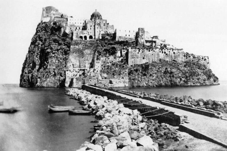 Copertina Mariagiorgia Ulbar Transcontinentale La collana Isola Copertina Mariagiorgia Ulbar Transcontinentale La collana Isola